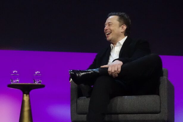 Musk agrees to appear on 'The Daily Show'