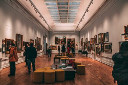 UK art galleries fined for money laundering