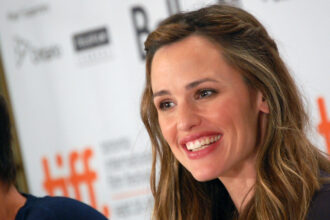 Jennifer Garner runs for charity on birthday