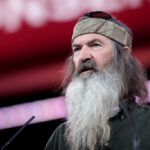Phil Robertson, 'Duck Dynasty' patriarch, dies at 79