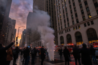 smoke rises manhattan federal building