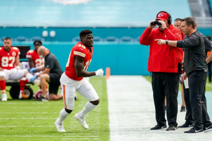 chiefs eye tyreek hill receiver injuries
